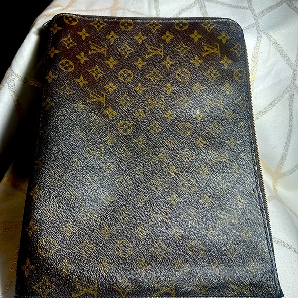 15 X 10 Brown Louis Vuitton laptop bag - Picture 1 of 4